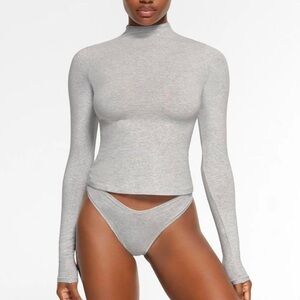 Skims grey turtleneck long sleeve top